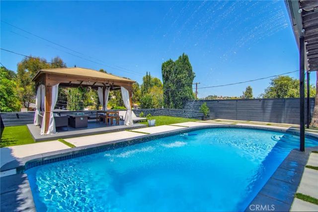 22253 Flanco Road, Woodland Hills, CA 91364