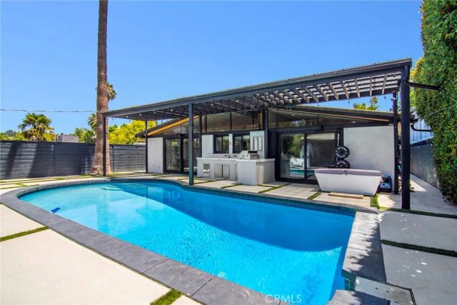 22253 Flanco Road, Woodland Hills, CA 91364