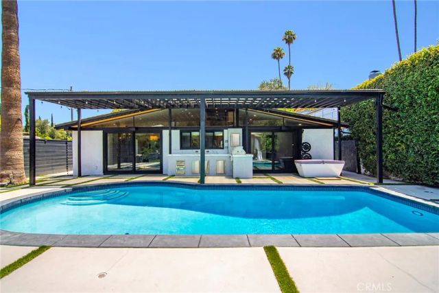 22253 Flanco Road, Woodland Hills, CA 91364