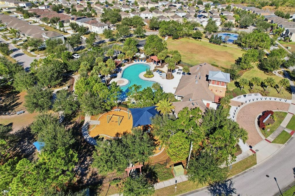 Image 24 of property listing at 15414 WICKED STRONG STREET, Sun City Center, FL 33573