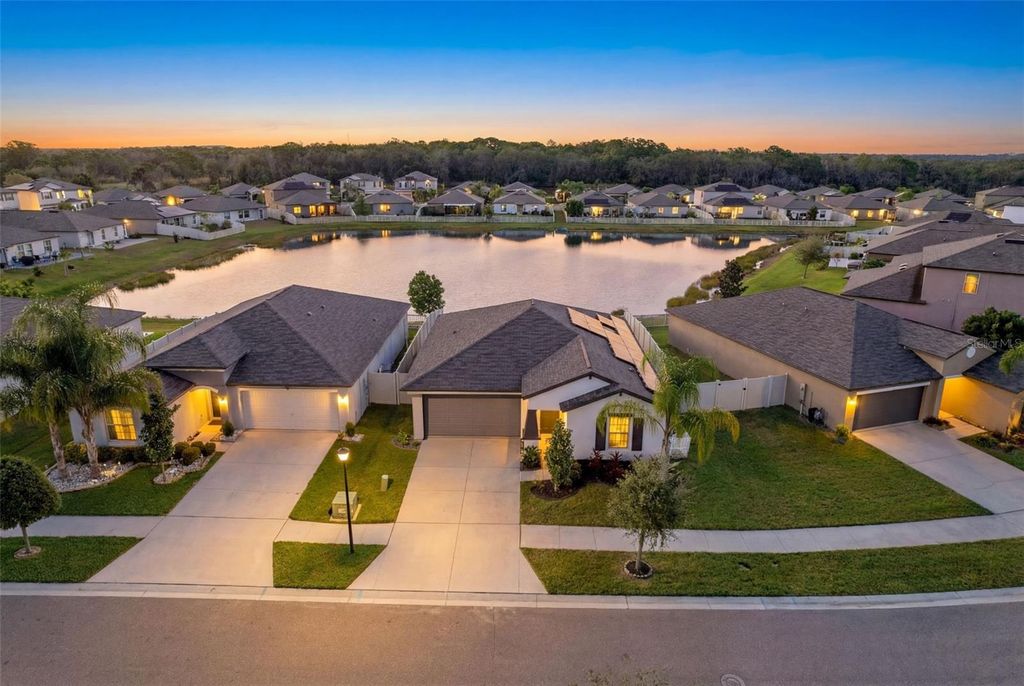 Image 32 of property listing at 15414 WICKED STRONG STREET, Sun City Center, FL 33573