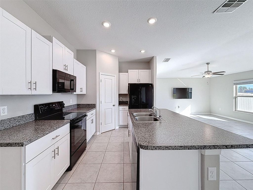 Image 8 of property listing at 15414 WICKED STRONG STREET, Sun City Center, FL 33573