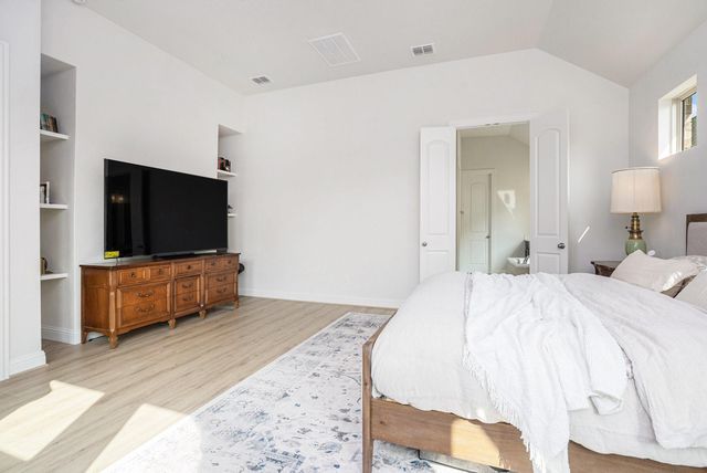 567 Rita Blanca Drive, Webster, TX 77598