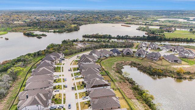 567 Rita Blanca Drive, Webster, TX 77598