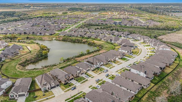 567 Rita Blanca Drive, Webster, TX 77598