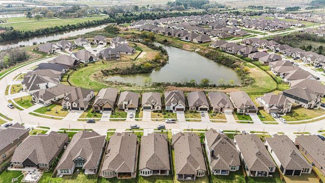 567 Rita Blanca Drive, Webster, TX 77598