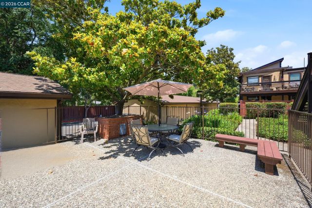 4805 Clayton Rd 12, Concord, CA 94521