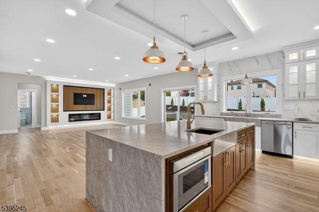 70 Anderson Dr, Clifton City, NJ 07013