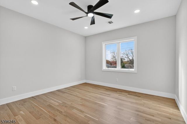 70 Anderson Dr, Clifton City, NJ 07013