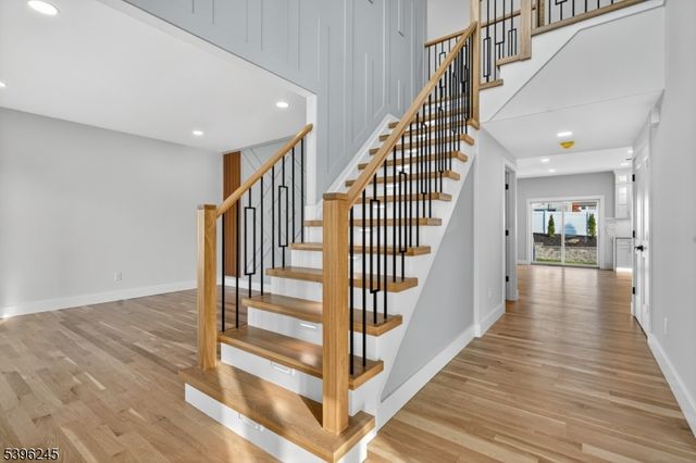 70 Anderson Dr, Clifton City, NJ 07013