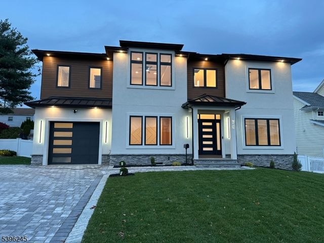 70 Anderson Dr, Clifton City, NJ 07013