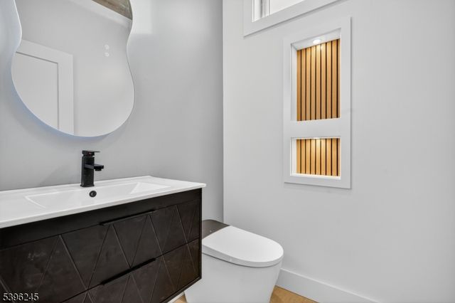 70 Anderson Dr, Clifton City, NJ 07013