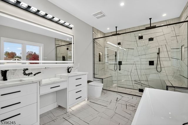 70 Anderson Dr, Clifton City, NJ 07013