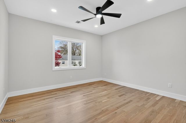 70 Anderson Dr, Clifton City, NJ 07013