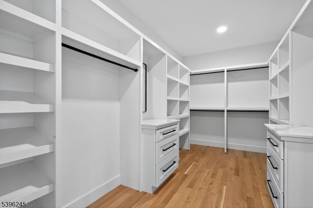 70 Anderson Dr, Clifton City, NJ 07013