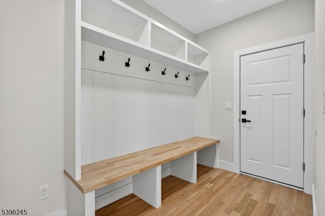 70 Anderson Dr, Clifton City, NJ 07013