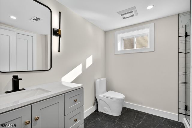 70 Anderson Dr, Clifton City, NJ 07013