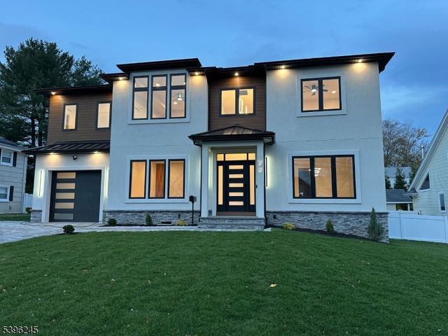 70 Anderson Dr, Clifton City, NJ 07013