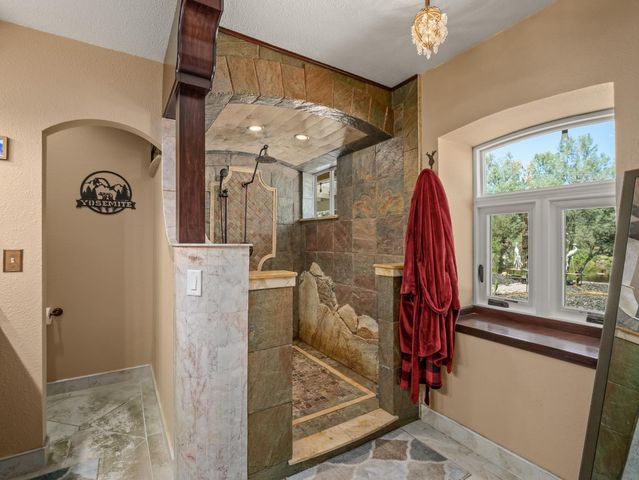 28899 Limestone Way, Coarsegold, CA 93614