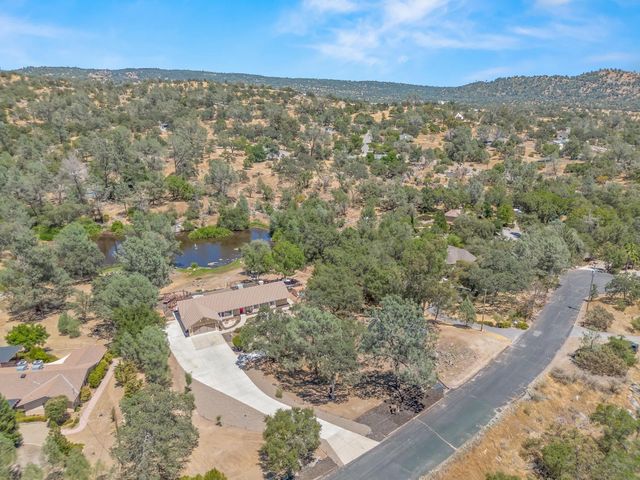28899 Limestone Way, Coarsegold, CA 93614