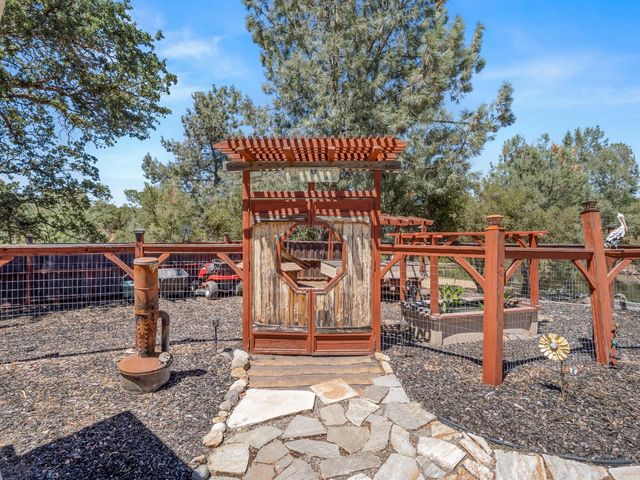 28899 Limestone Way, Coarsegold, CA 93614