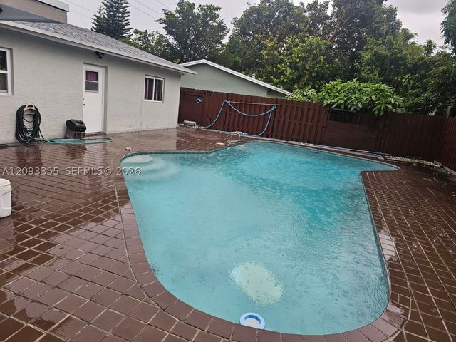6604 Boulevard Of Champions, North Lauderdale, FL 33068