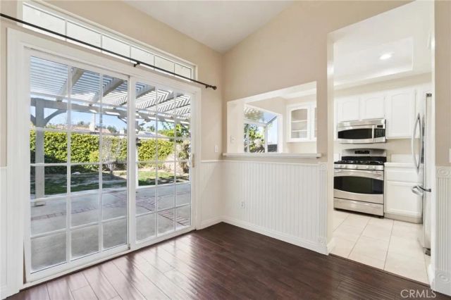 23301 Preston Way, Valencia, CA 91354