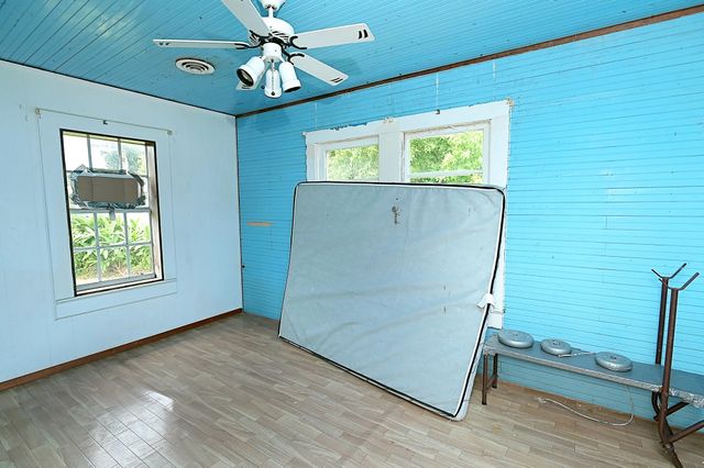 145 Doucet Dr, Golden Meadow, LA 70357