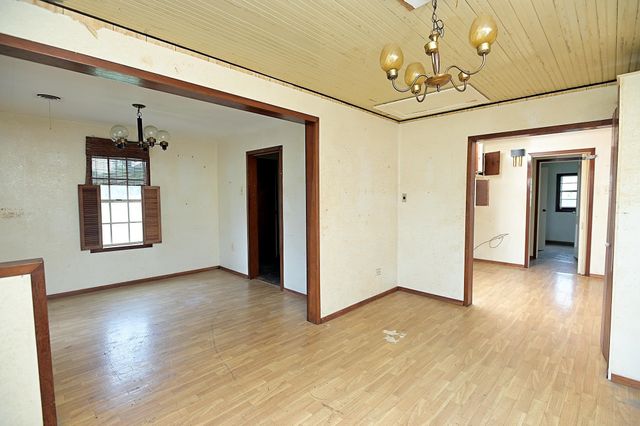 145 Doucet Dr, Golden Meadow, LA 70357