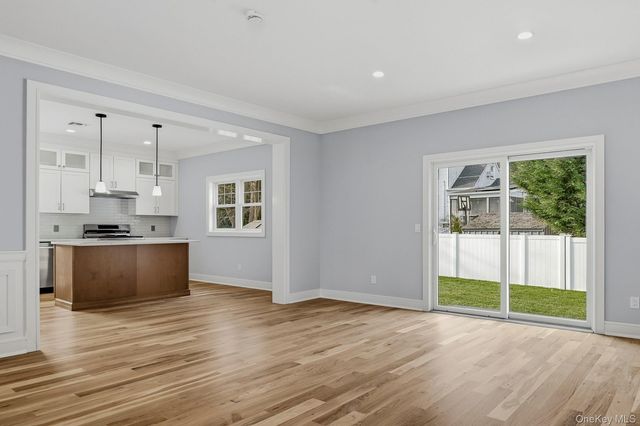 5 Ketcham Place, Melville, NY 11747