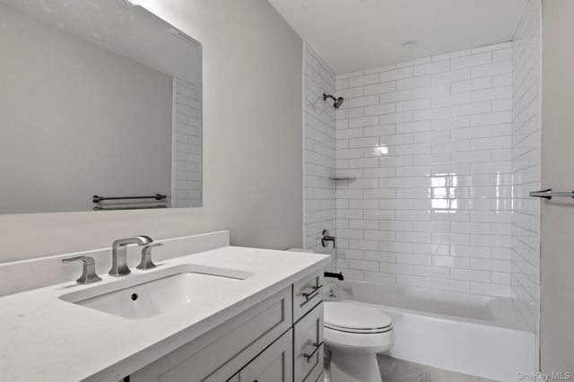 5 Ketcham Place, Melville, NY 11747