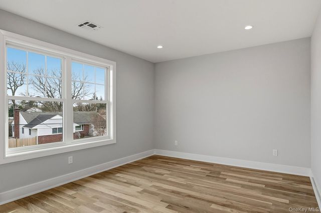 5 Ketcham Place, Melville, NY 11747