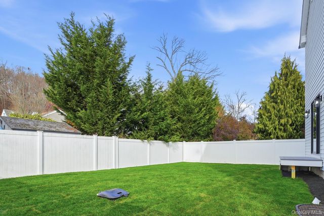 5 Ketcham Place, Melville, NY 11747