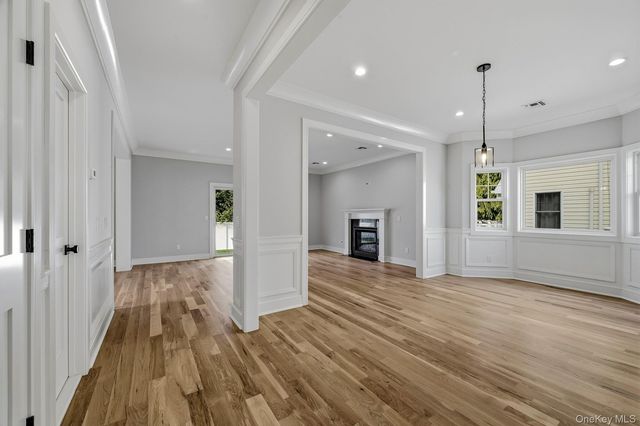 5 Ketcham Place, Melville, NY 11747