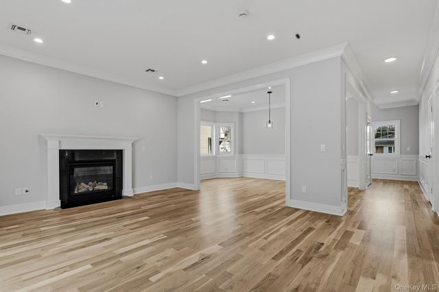 5 Ketcham Place, Melville, NY 11747