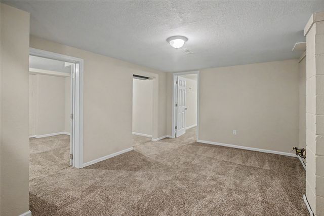 1522 E Park Avenue, Des Moines, IA 50320