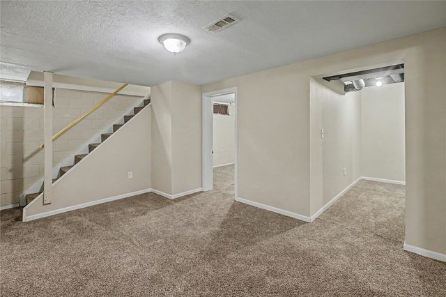 1522 E Park Avenue, Des Moines, IA 50320
