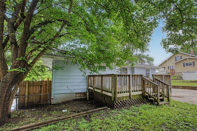 1522 E Park Avenue, Des Moines, IA 50320