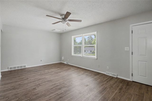 1522 E Park Avenue, Des Moines, IA 50320