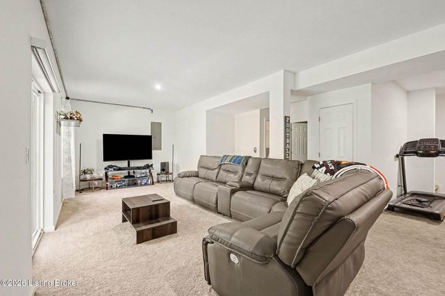 1111 Johnson Ridge Rd, Louisville, KY 40245