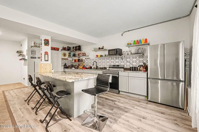 1111 Johnson Ridge Rd, Louisville, KY 40245