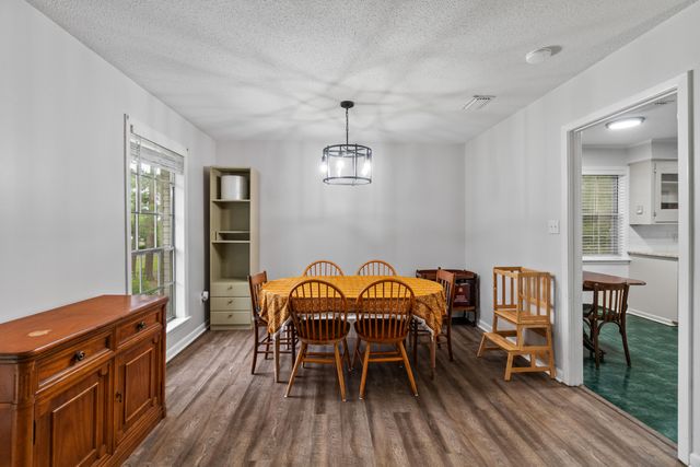 210 E Lakeside Dr, Hattiesburg, MS 39402