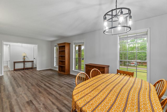 210 E Lakeside Dr, Hattiesburg, MS 39402