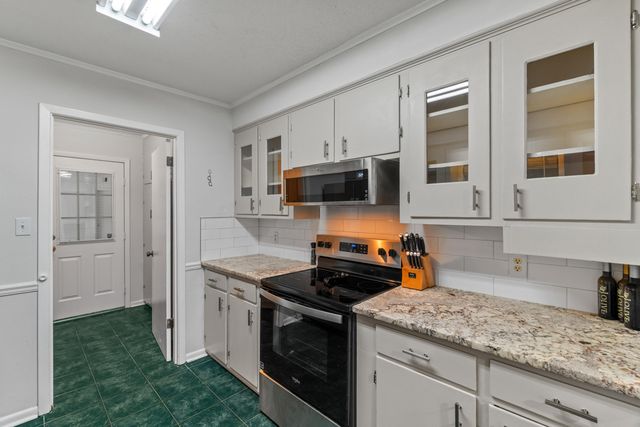 210 E Lakeside Dr, Hattiesburg, MS 39402