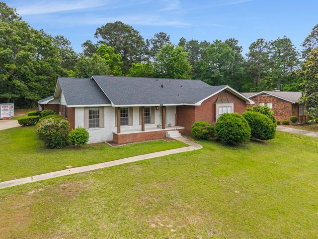 210 E Lakeside Dr, Hattiesburg, MS 39402
