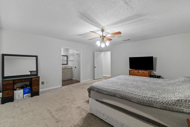 210 E Lakeside Dr, Hattiesburg, MS 39402