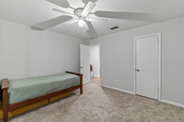 210 E Lakeside Dr, Hattiesburg, MS 39402