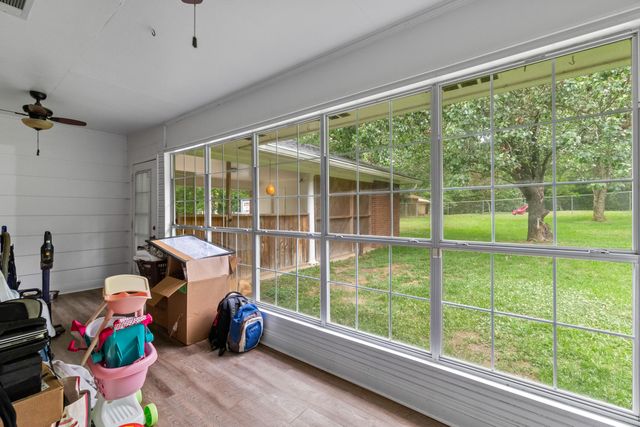 210 E Lakeside Dr, Hattiesburg, MS 39402