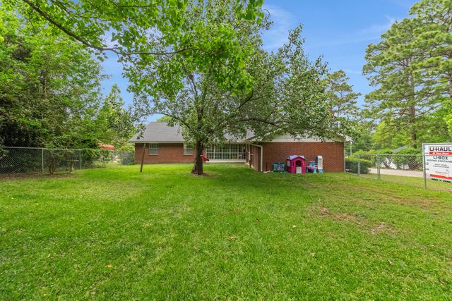 210 E Lakeside Dr, Hattiesburg, MS 39402