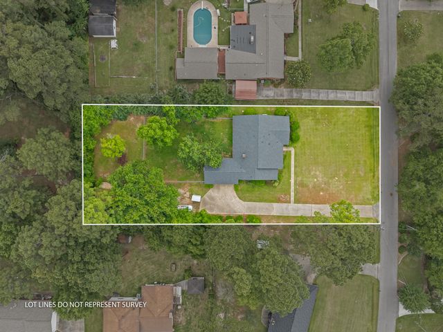 210 E Lakeside Dr, Hattiesburg, MS 39402